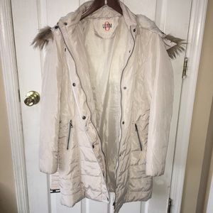 Super cute off-white FashionNova jacket